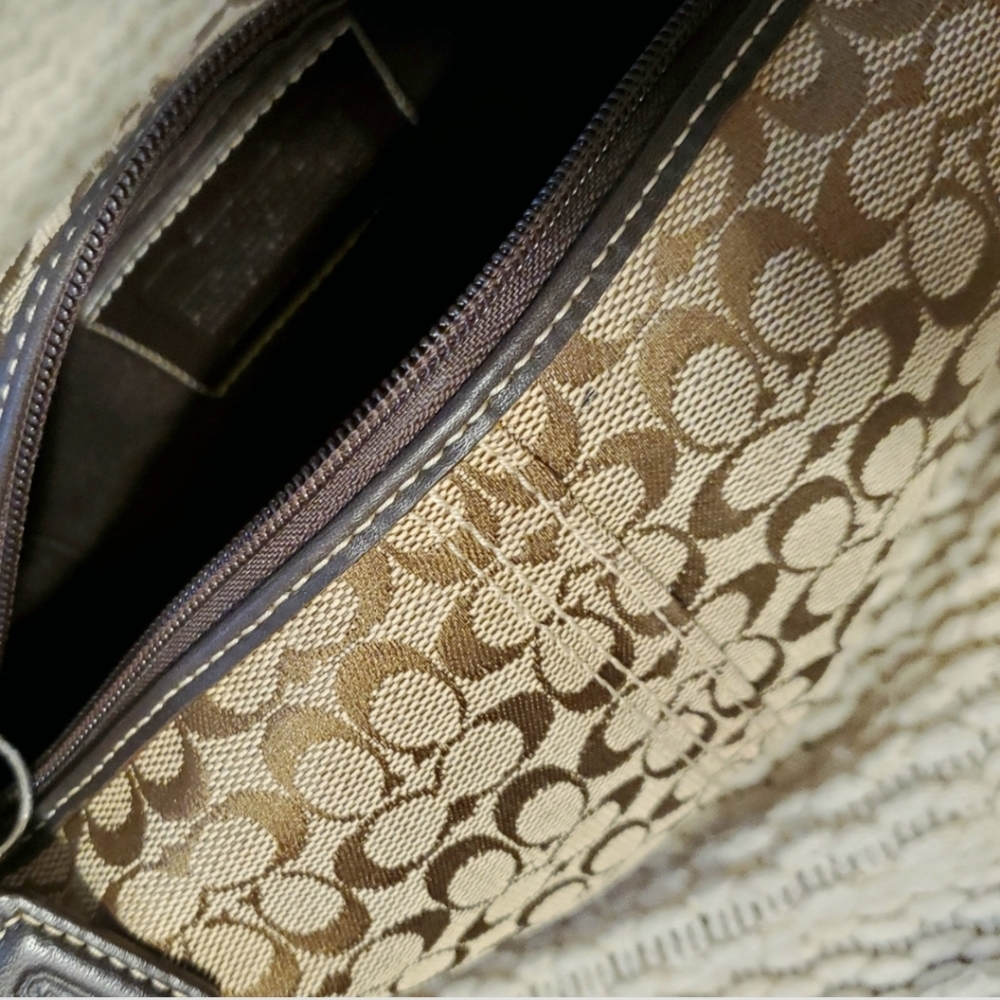 COACH SIGNATURE MINI PURSE - Picture 6 of 12